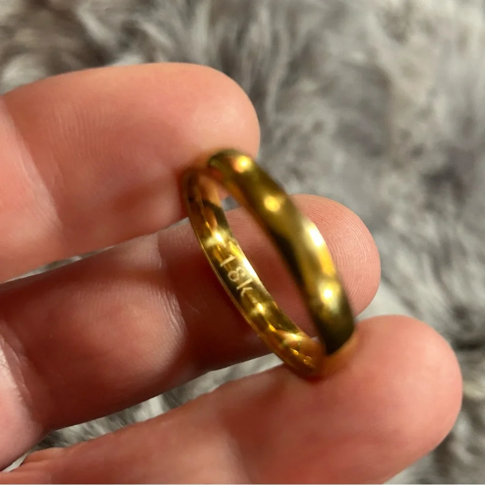 Men’s 18kt solid yellow gold 4mm classic dome wedding band NIB 13.5